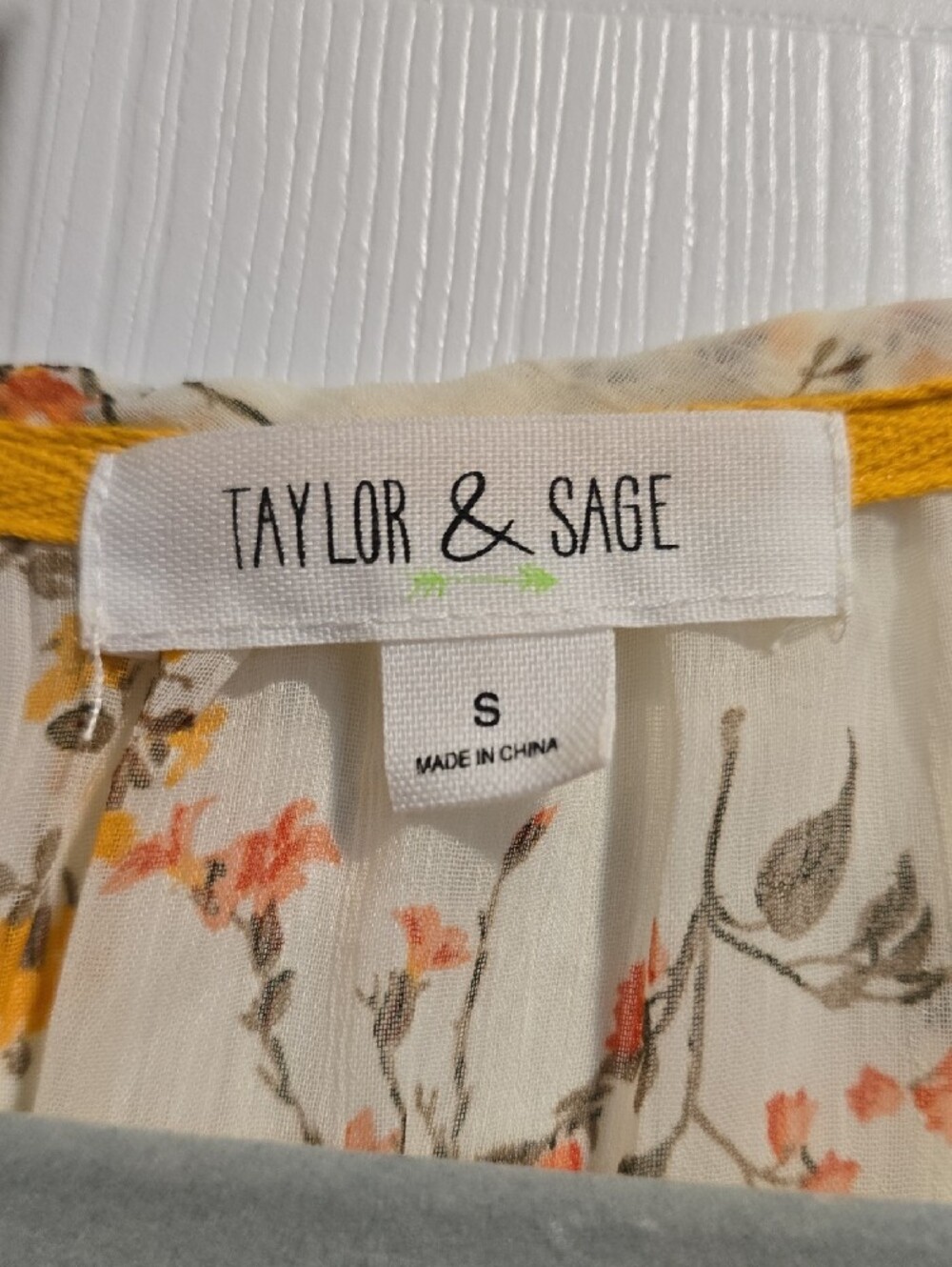Taylor & Sage Cream and Peach Floral Lace-Trim Tunic - Picture 2 of 3